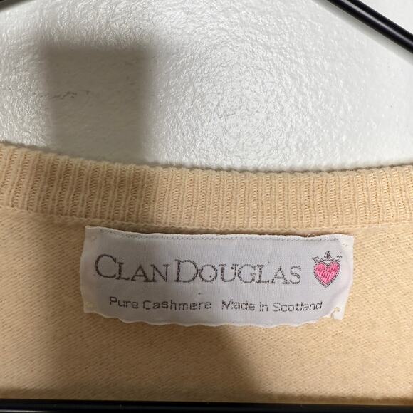 VTG Clan Douglas Mens Small Pure Cashmere Made in Scotland Cream V-Neck Sweater - Picture 5 of 8